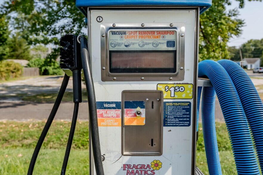 More Photos Of 410 Sherman St, Belleville Carwash For Sale