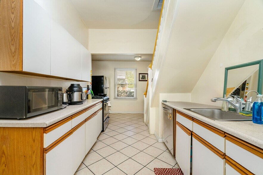 More Photos Of 1707 S Bonnie Brae St, Los Angeles Apartments For Sale