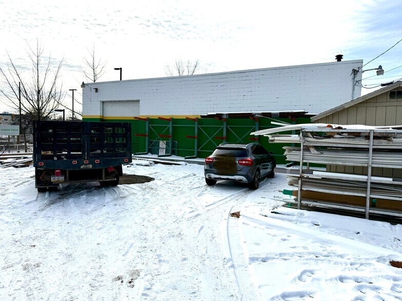 More Photos Of 8 Logan St, Carnegie Flex For Sale