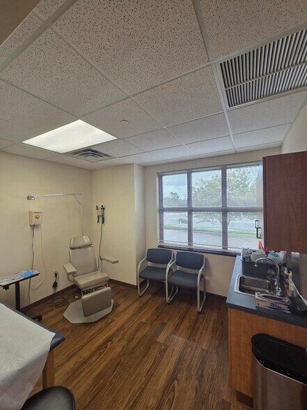 More Photos Of 780 Route 37 W, Toms River Medical For Lease