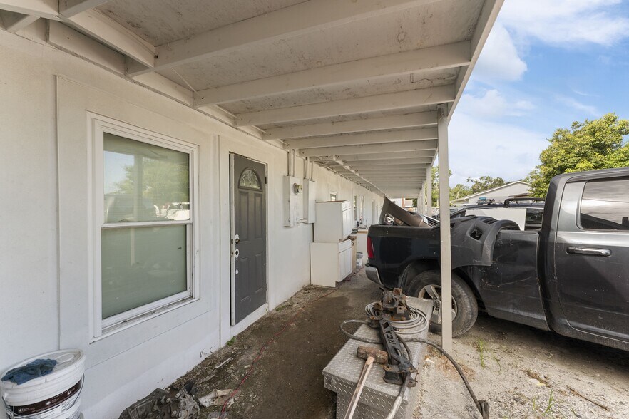 More Photos Of 5712 15th St, Bradenton Auto Dealership For Sale