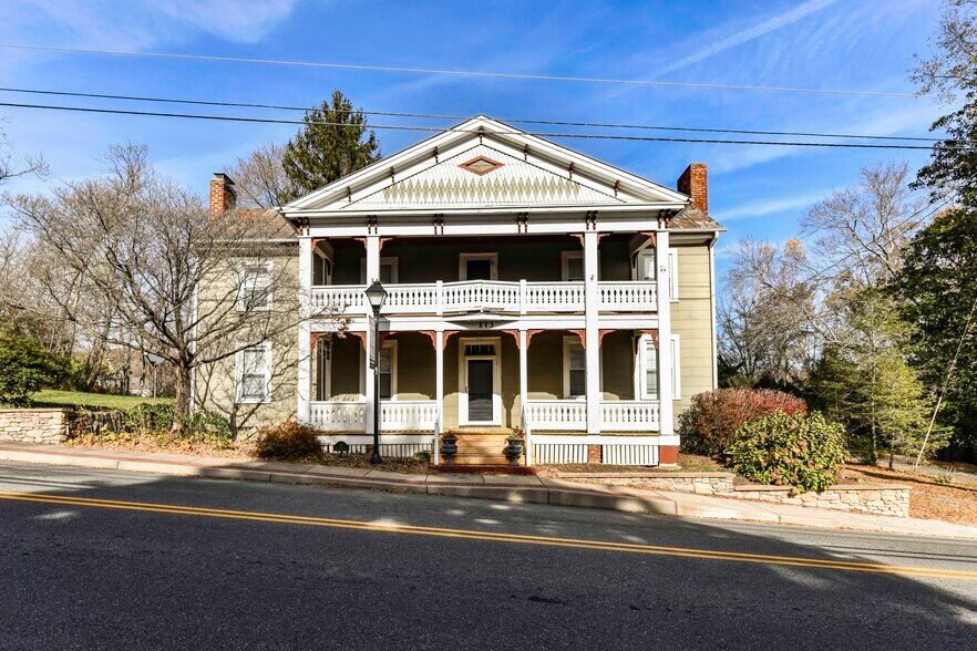 More Photos Of 173 Main St, Stanardsville Flex For Sale