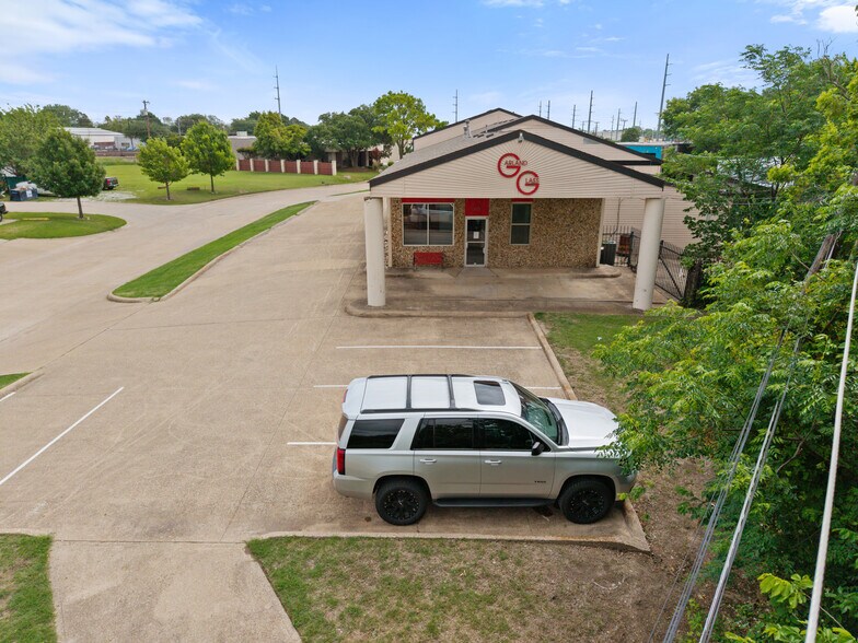 More Photos Of 310 Gautney St, Garland Flex For Sale