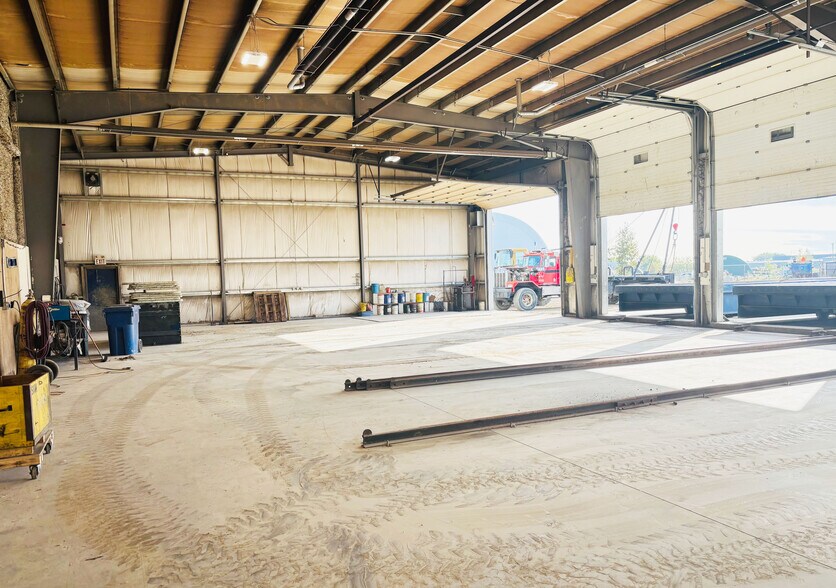 More Photos Of 1205 6th St, Nisku Manufacturing For Sale