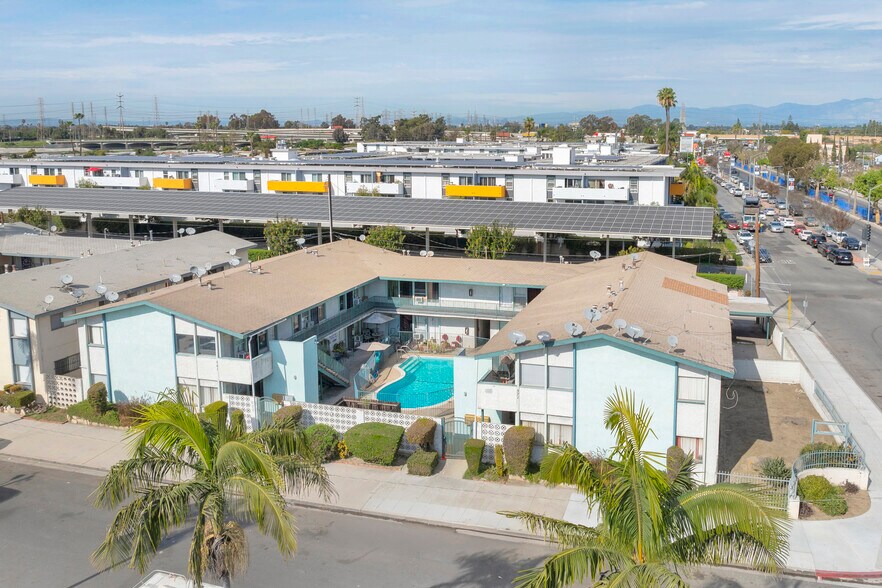 Primary Photo Of 561 E 64th St, Long Beach Apartments For Sale