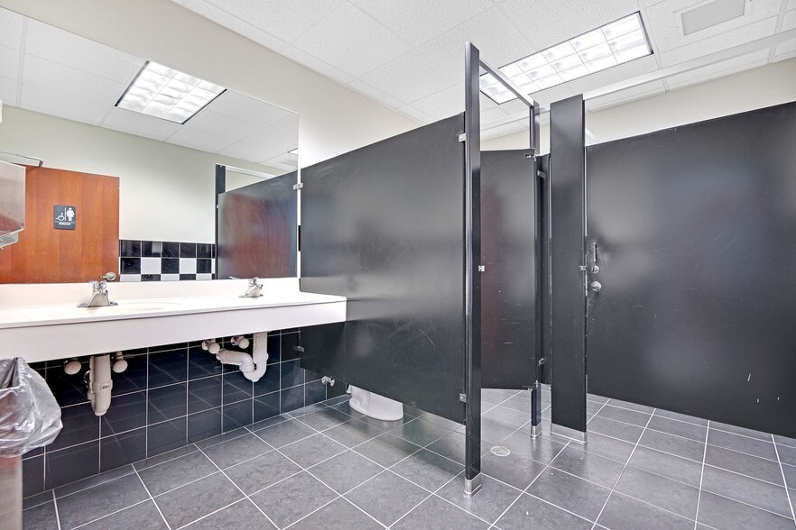 More Photos Of 1386 US Highway 22, Lebanon Unknown For Lease