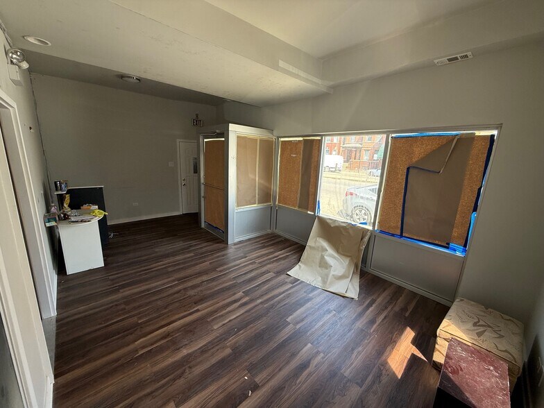 More Photos Of 3614 N Ashland Ave, Chicago Storefront Retail Residential For Lease