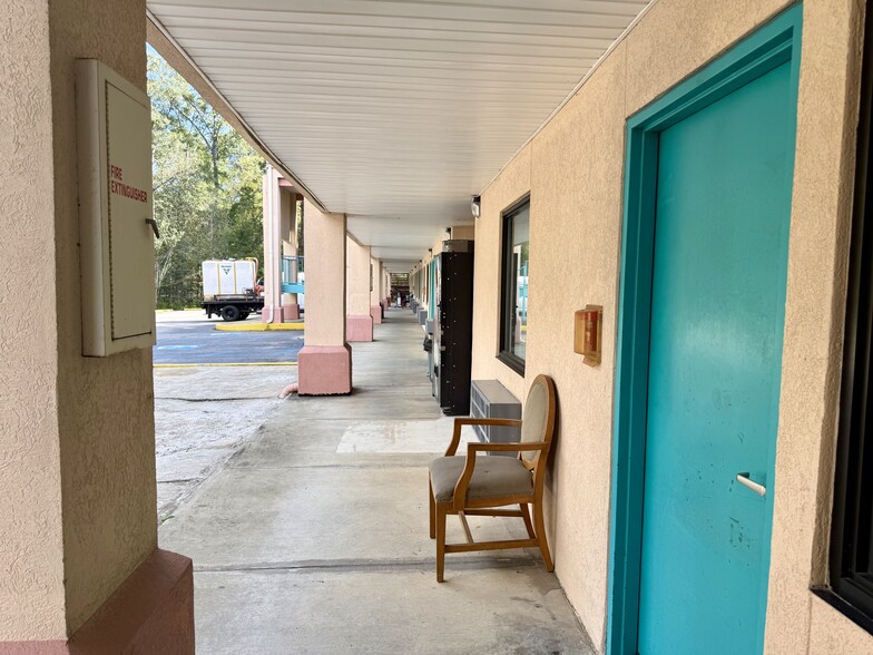 More Photos Of 547 S Archusa Ave, Quitman Hotel For Sale