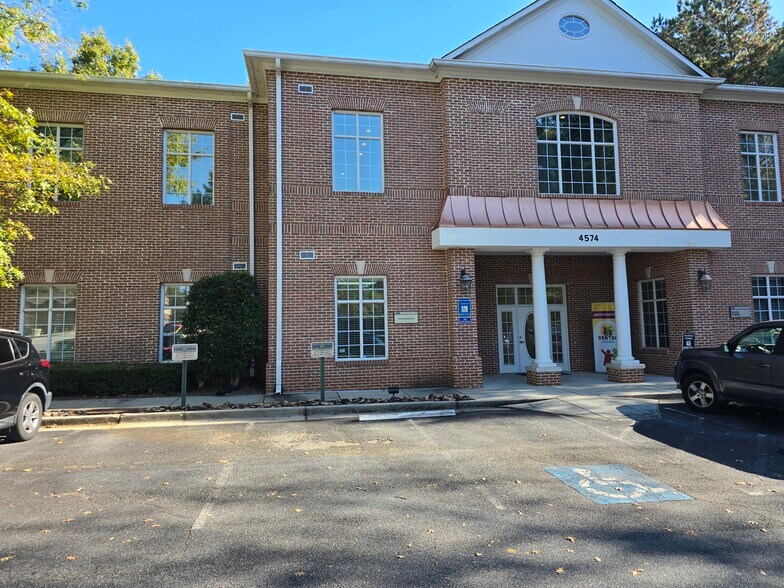 Primary Photo Of 4574 Lawrenceville Hwy NW, Lilburn Medical For Sale