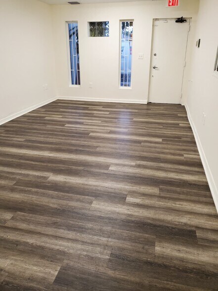 More Photos Of 2640-2666 W 79th St, Hialeah Warehouse For Lease