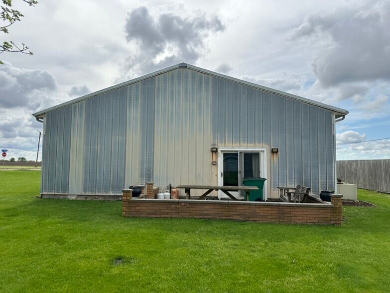 More Photos Of 907 N Hemlock St, Le Roy Warehouse For Sale