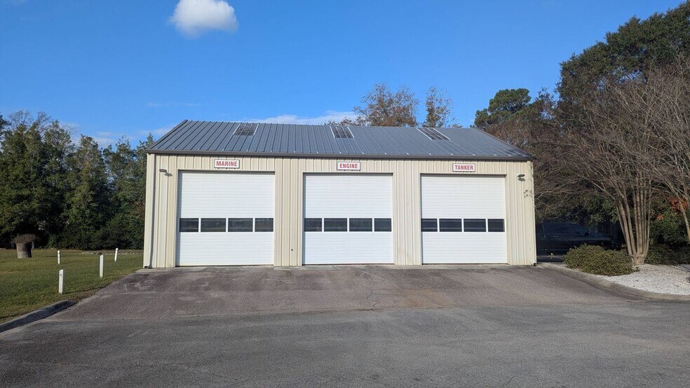 More Photos Of 5311 Castle Hayne Rd, Castle Hayne Police Fire Station For Sale