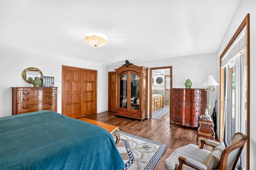 More Photos Of 420-422 Main Street St, Riggins Specialty For Sale