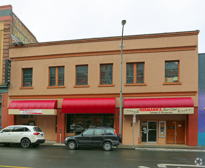 Primary Photo Of 751-753 View St, Victoria Bar For Lease