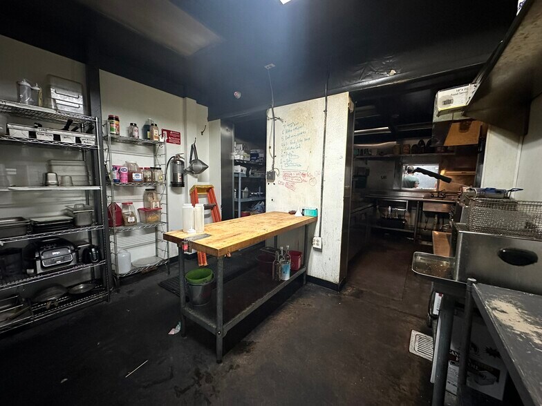 More Photos Of 2100 Curtis St, Denver Restaurant For Sale