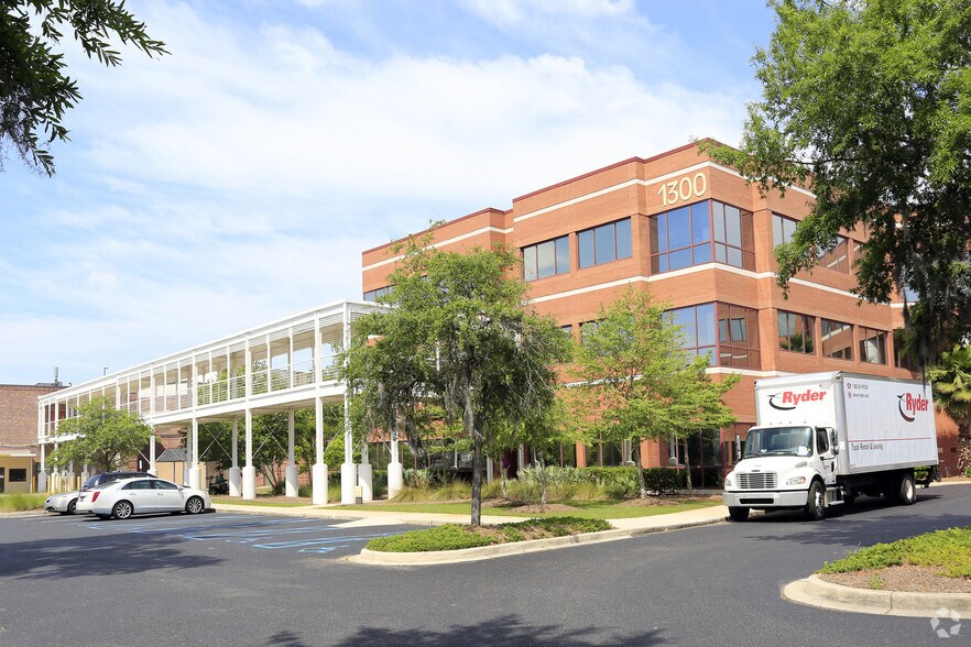 More Photos Of 1300 Hospital Dr, Mount Pleasant Medical For Lease