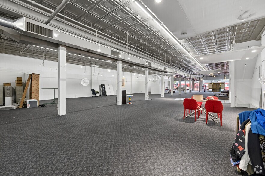 More Photos Of 22 N 5th St, Minneapolis General Retail For Sale