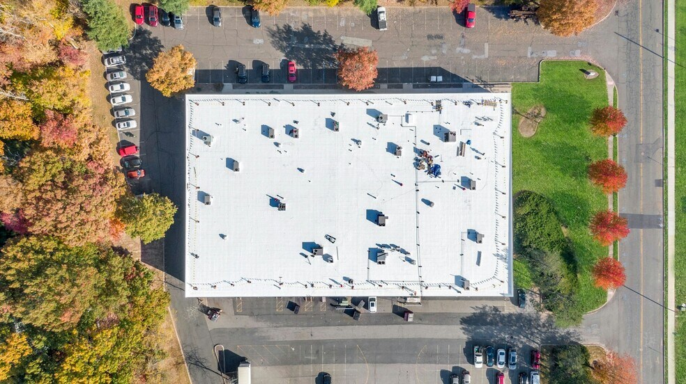 More Photos Of 704 Executive Blvd, Valley Cottage Warehouse For Lease