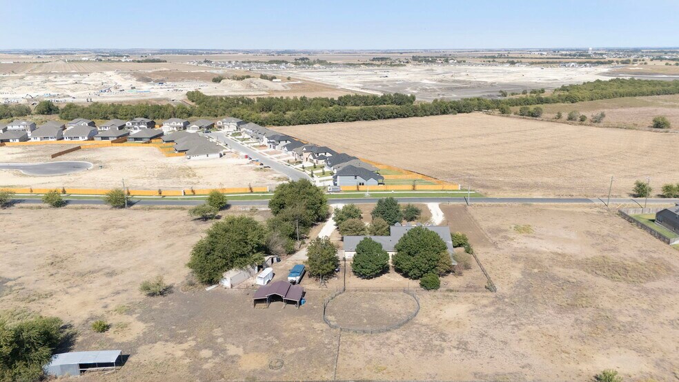 More Photos Of 900 County Road 132, Hutto Land For Sale