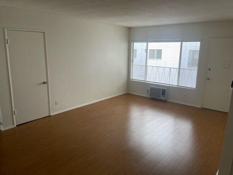 More Photos Of 7631 Norton Ave, West Hollywood Apartments For Sale