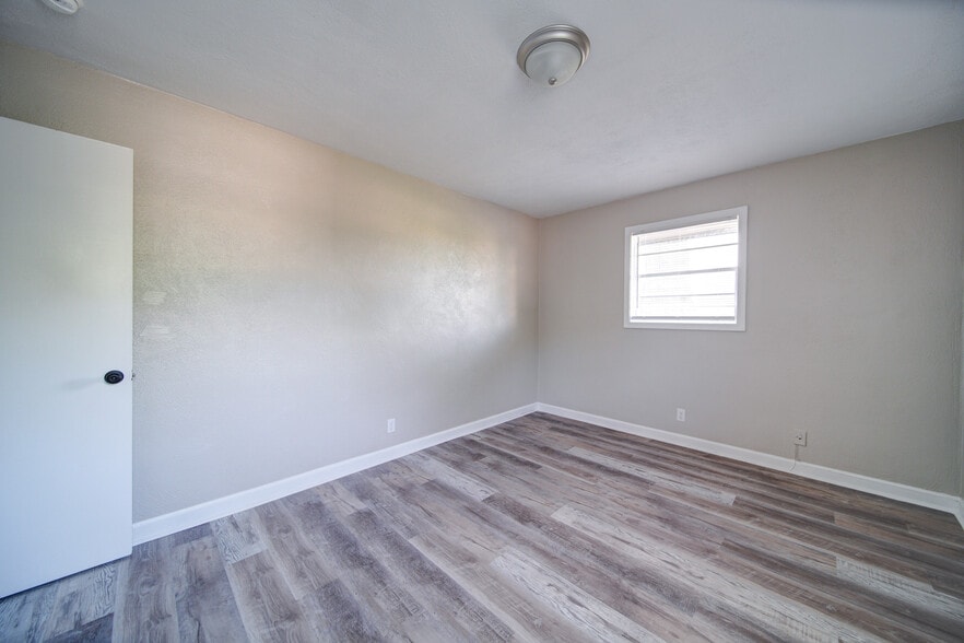 More Photos Of 915 E 2nd St, Winston-Salem Apartments For Sale