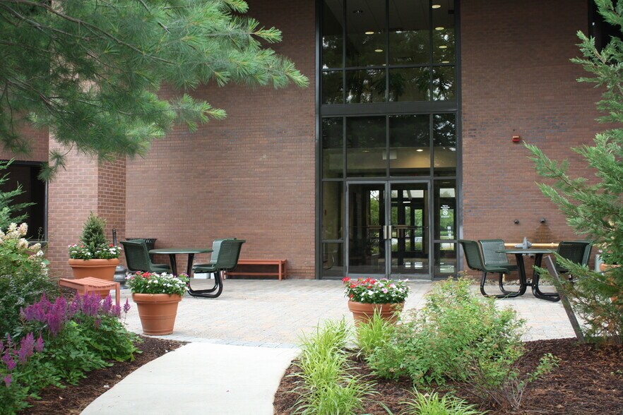 More Photos Of 601 Route 73 N, Marlton Office For Lease