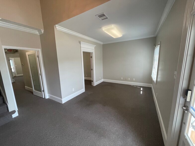 More Photos Of 2719 Graves Dr, Goldsboro Office For Lease