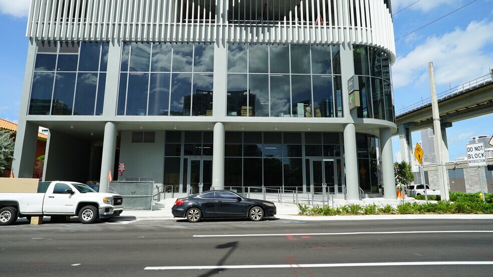 More Photos Of 115 SW 8th St, Miami Restaurant For Lease