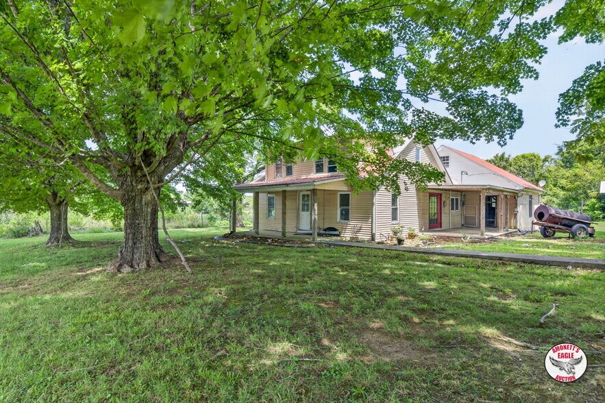 More Photos Of 2969 Moodyville Rd, Byrdstown General Retail For Sale