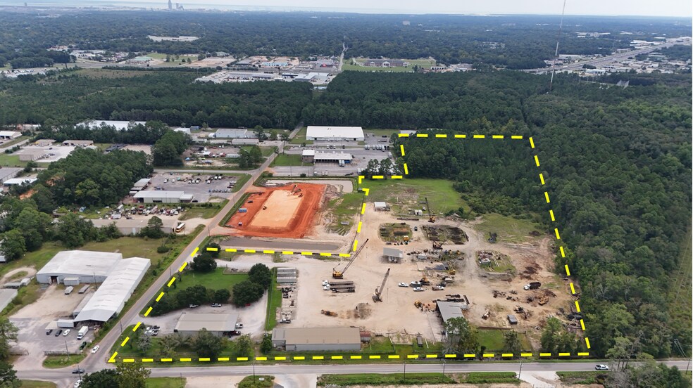 More Photos Of 3221 Anton St, Mobile Contractor Storage Yard For Sale