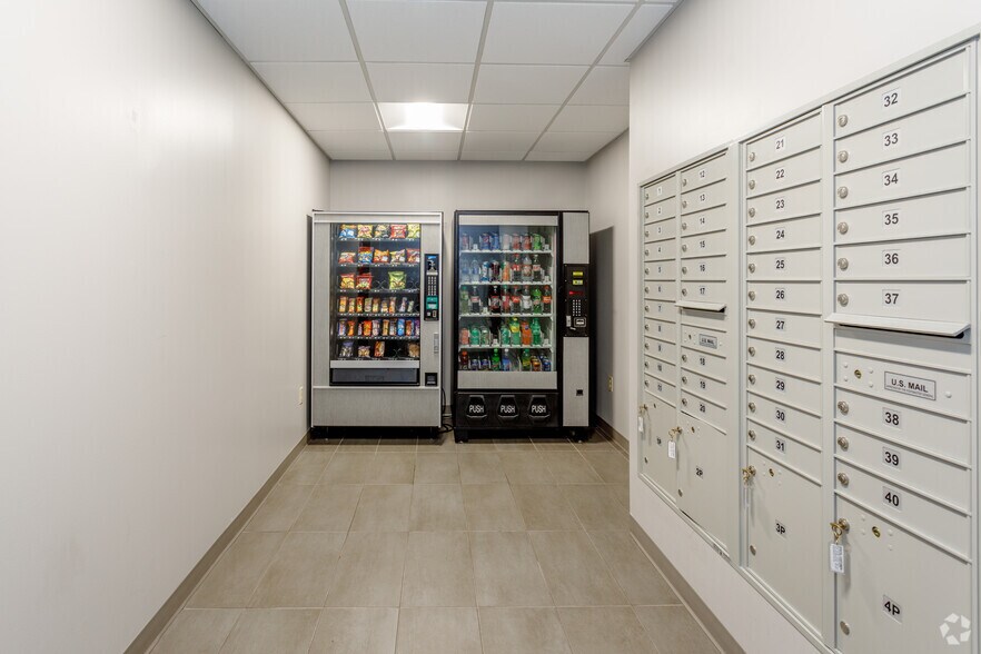 More Photos Of 8900 State Line Rd, Leawood Medical For Sale