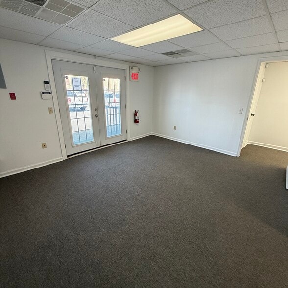 More Photos Of 375-385 W North St, Dover Office For Sale