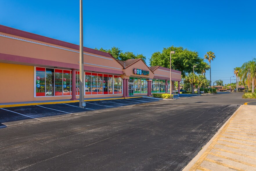 2905 Vineland Rd, Kissimmee, FL 34746 Freestanding For Sale