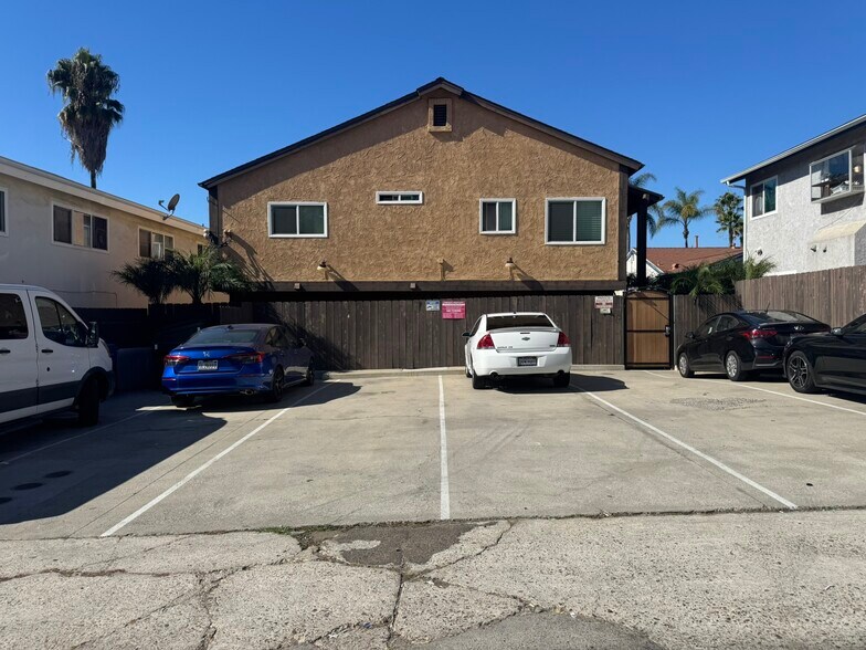 More Photos Of 4435 Estrella Ave, San Diego Apartments For Sale