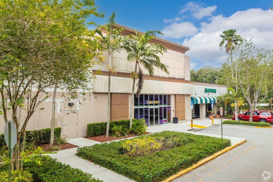More Photos Of 12300-12310 W Sunrise Blvd, Plantation Freestanding For Lease
