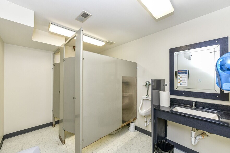 More Photos Of 1640 N Ritter Ave, Indianapolis Medical For Lease