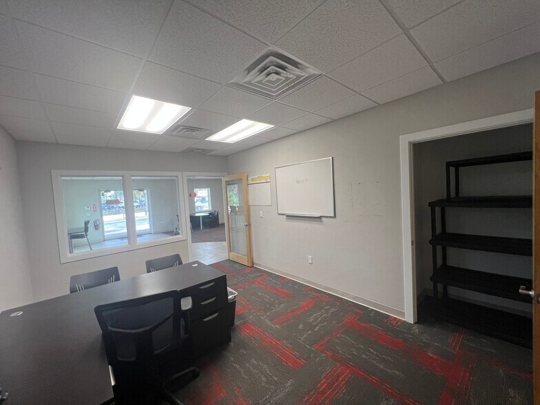 More Photos Of 3432 N Main St, Gainesville Freestanding For Lease