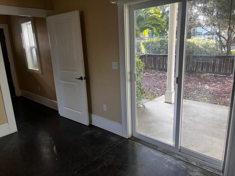 More Photos Of 111 W 1st St, Cloverdale Office For Lease