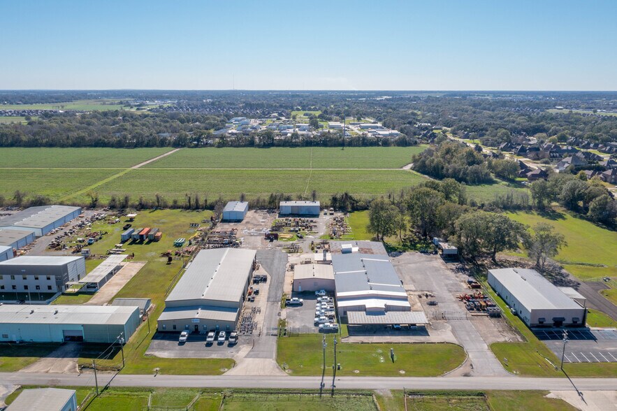 More Photos Of 200-251 Rousseau Rd rd, Youngsville Warehouse For Sale