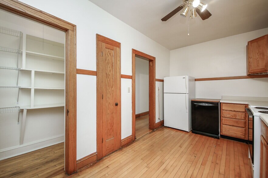 More Photos Of 440 N Main St, Glen Ellyn Storefront Retail Residential For Sale