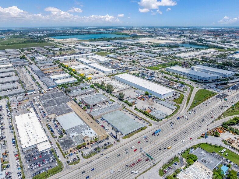 More Photos Of 7000 NW 77th ct, Miami Warehouse For Sale