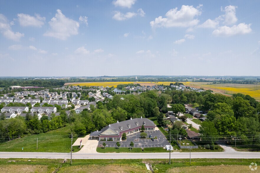 More Photos Of 2100 S Illinois St, Belleville Coworking Space