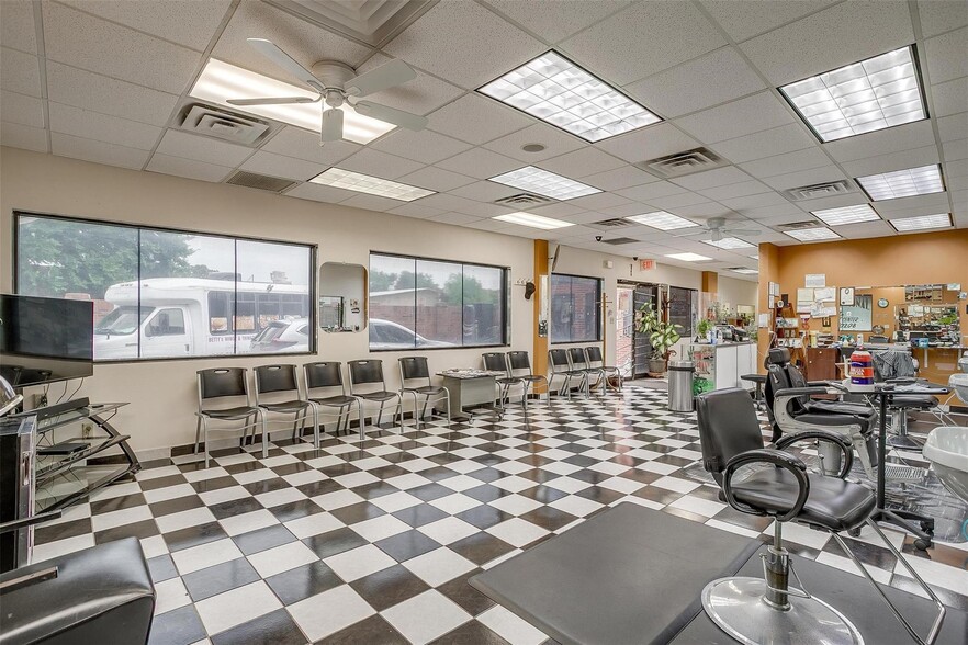 More Photos Of 9738 Brockbank Dr, Dallas Freestanding For Sale