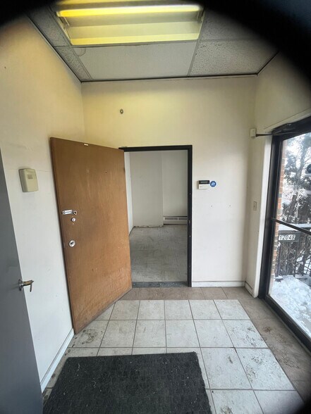 More Photos Of 12046 Fort Rd NW, Edmonton Apartments For Lease