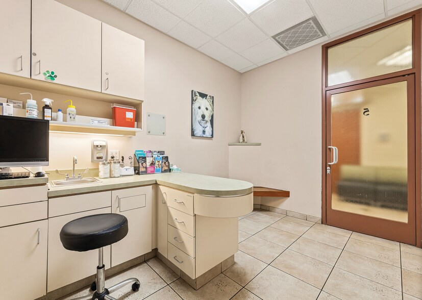 More Photos Of 8290 E Crystal Dr, Anaheim Veterinarian Kennel For Sale