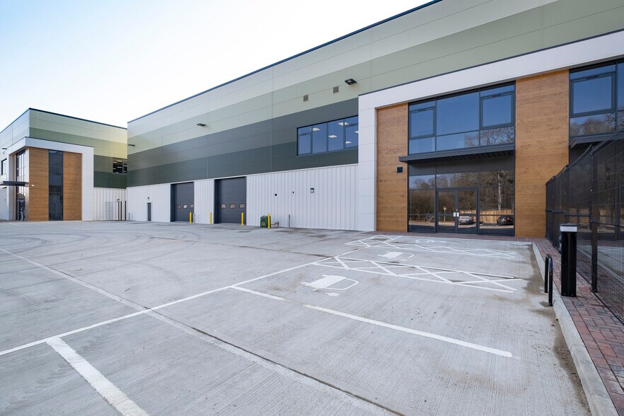 Cole Green Ln, Welwyn Garden City, HRT AL7 3PP Industrial For Lease