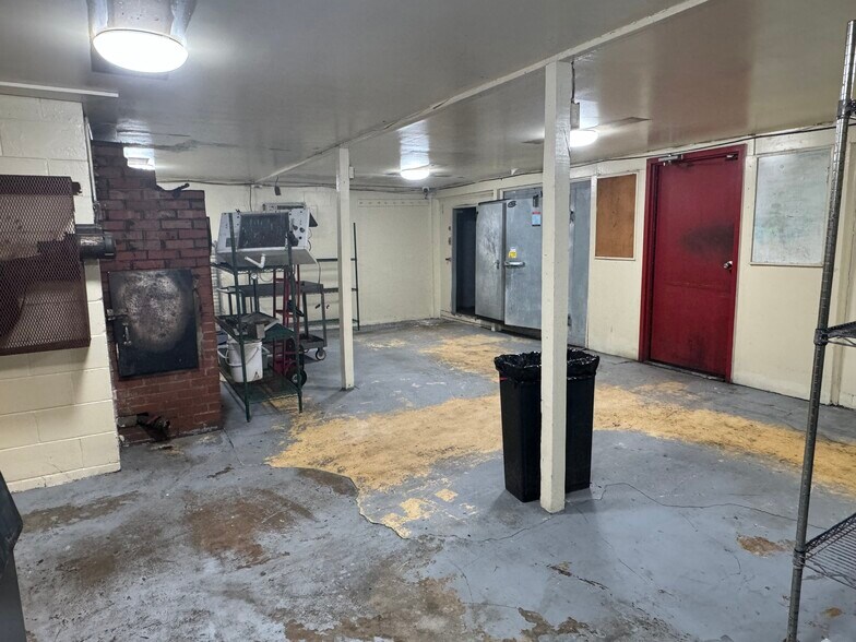 More Photos Of 109 Broad St, Hawkinsville Restaurant For Sale