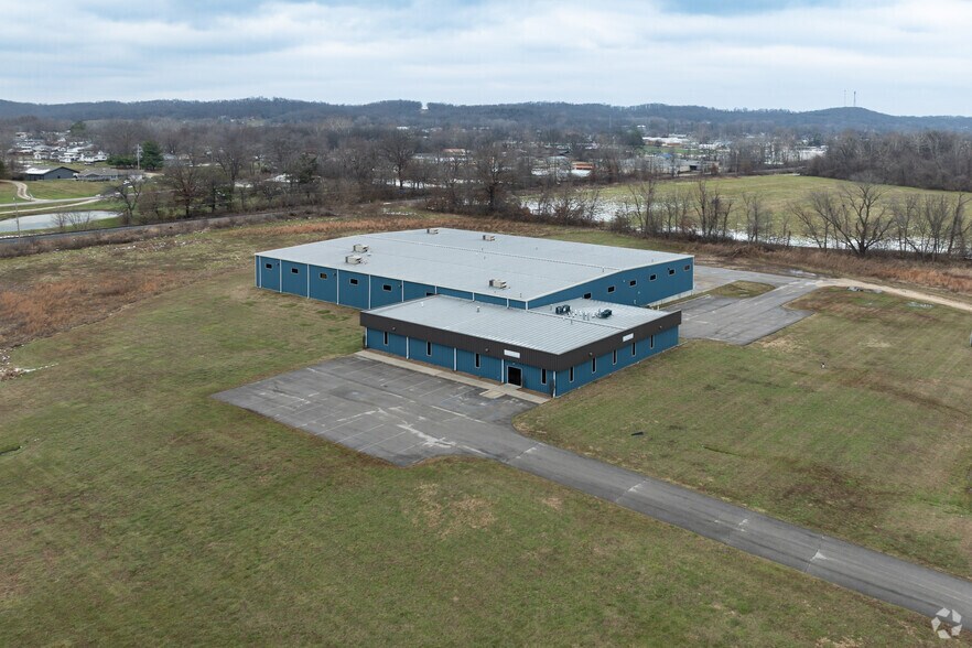 More Photos Of 3650 W Industrial Dr, Louisiana Manufacturing For Sale