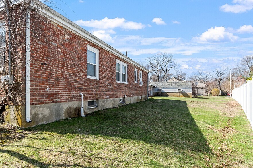 More Photos Of 344 Broadway, Lynnfield Storefront Retail Residential For Sale