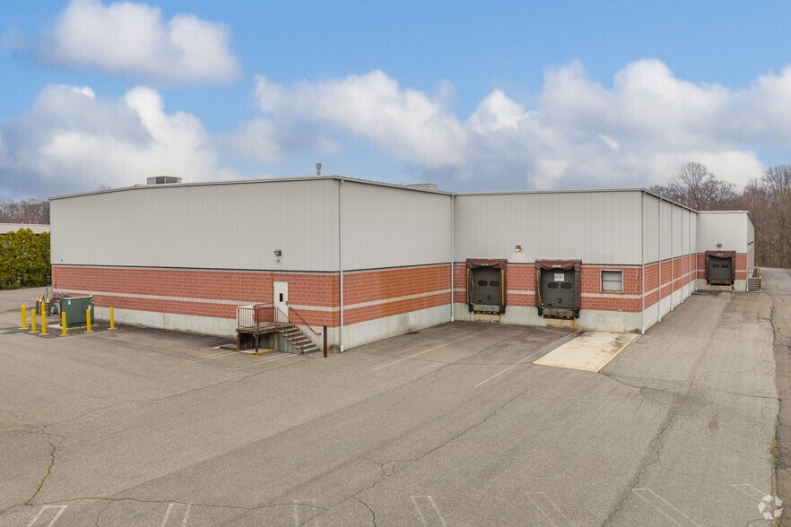 More Photos Of 70-76 Robinson Blvd, Orange Warehouse For Lease